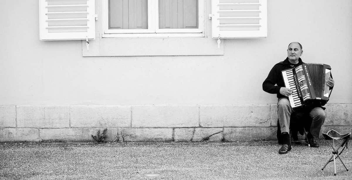 アコーディオン